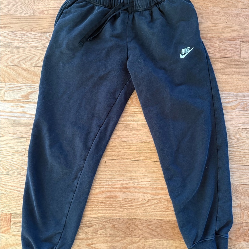 Nike Jogger Sweatpants - Picture 3 of 5